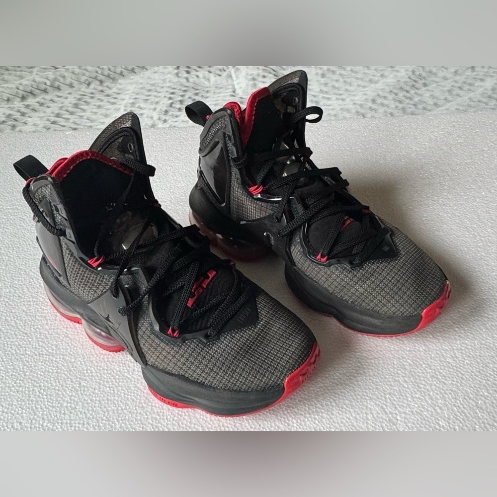 Nike Kid's Big Boy's Lebron 19 Basketball
Shoe Black/Red
